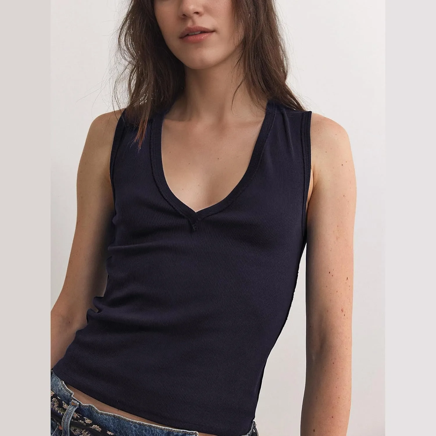 Ainangua Workout Tank Tops for Women Casual Sleeveless V Neck Ribbed Basic Shirts Summer Going Out Activewear Trendy Outfits