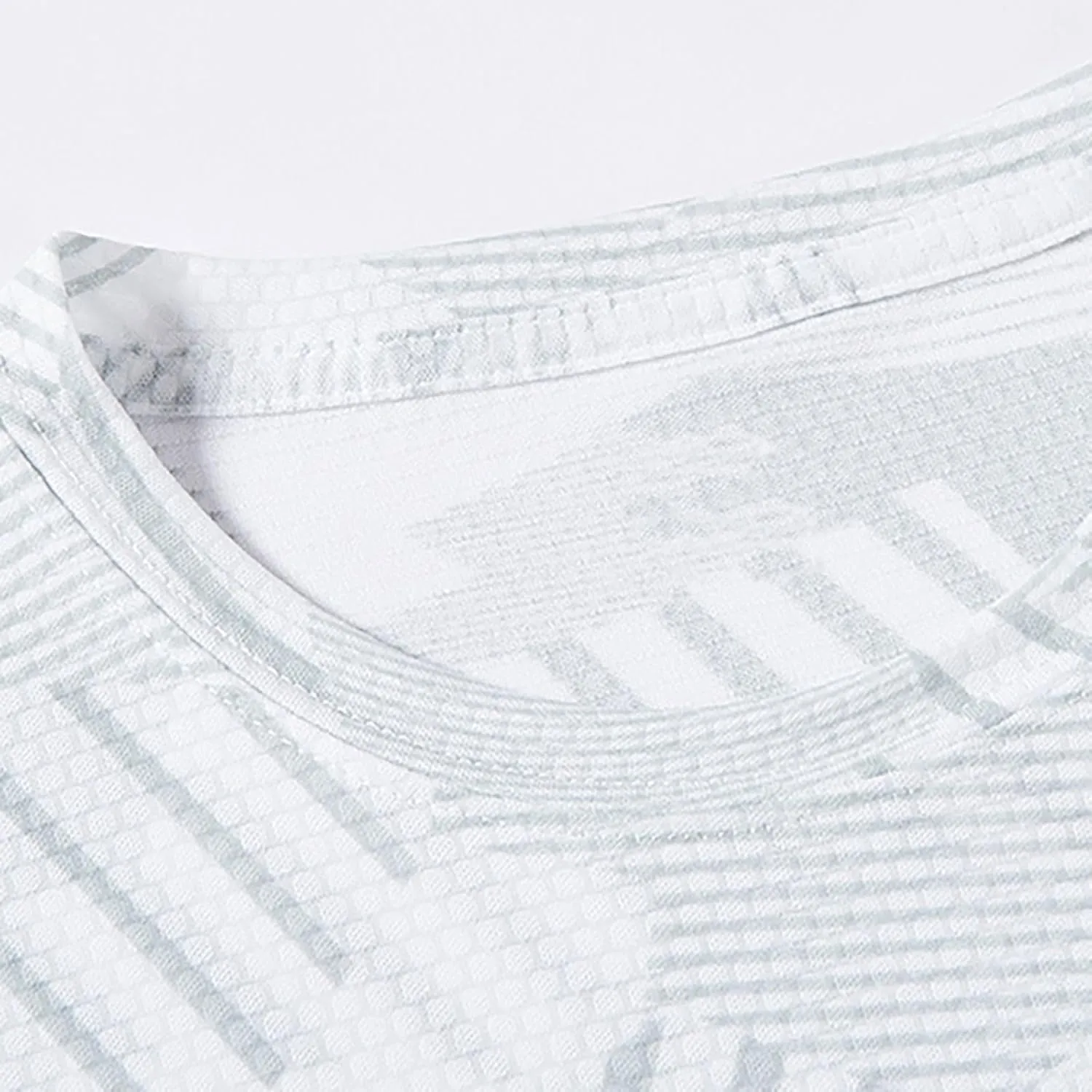 Lastesso Mens T-Shirts Dry-Fit Solid Prinitng Summer Tops Breathable Athletic Sports Tops Round Neck Short Sleeve Workout Tee